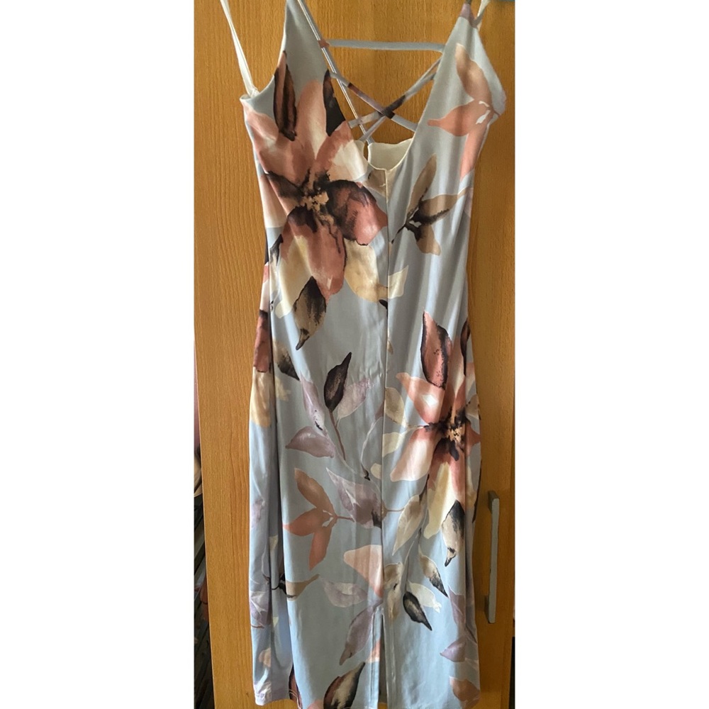 Cute knee length dress worn once!